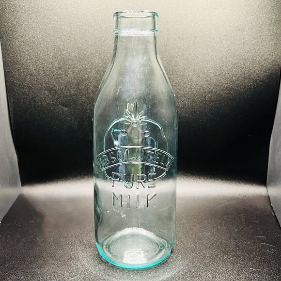 Vetreria Etrusca VE Absolutely Pure Milk Bottle Vintage Green Glass Italy 32 oz - Picture 1 of 9